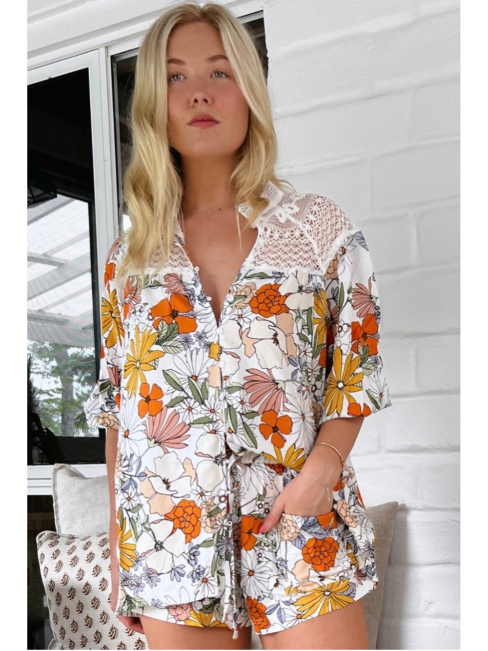 Jasse White Orange Floral Blouse Size Small Lace Detail